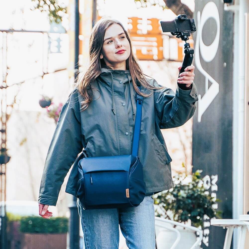 Bolsa de Ombro 6L - Pgytech OneGo Cor Azul (Deep Navy)