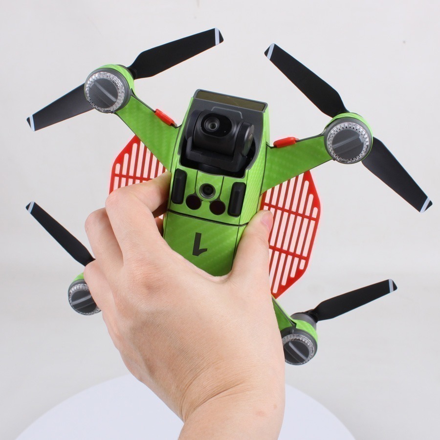 Protetor de Dedos para Drone DJI Spark em Decolagem nas Mãos
