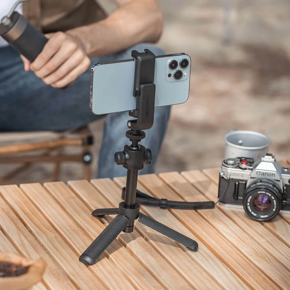 Bastão de Selfie + Tripé para Celular e Câmeras - Pgytech