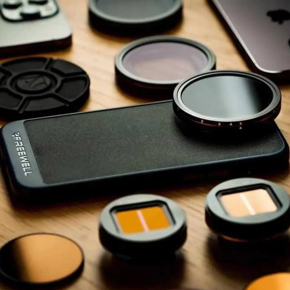 Capa Case Sherpa para iPhone 15 Pro com Encaixe para Filtros e Lentes - Freewell